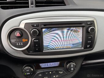 Toyota Yaris, 1.5 Hybrid PLNÝ SERVIS TOYOTA NEHAVAROVANÉ - 12