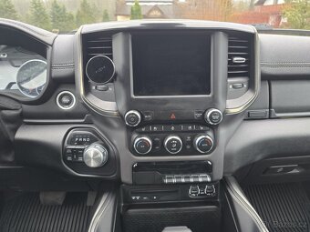 Dodge RAM Sport 5.7 HEMI - 12