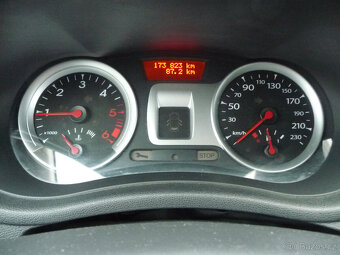 Renault Clio 1.5Dci comfort po 1.majiteli a po STK a Servise - 12