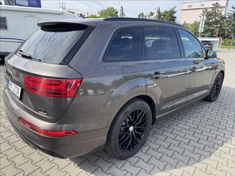 Audi Q7 3,0TDi 200kw,S-Line,ČR,1.Majitel,120tkm,DPH - 12