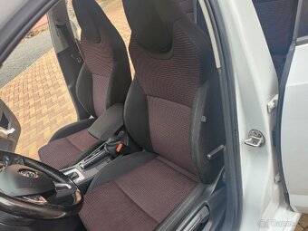 Škoda Octavia III kombi DSG 81KW klima vyhř. sedadla - 12