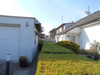 Prodej krásného RD se zahradou u Hradce Králové - 12