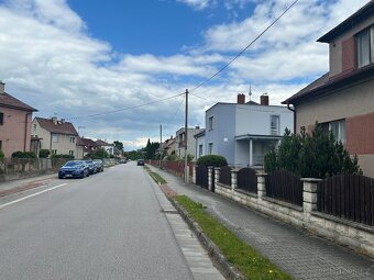 RODINNÝ DŮM, NA LÁVKÁCH 148, HOLOHLAVY - 12