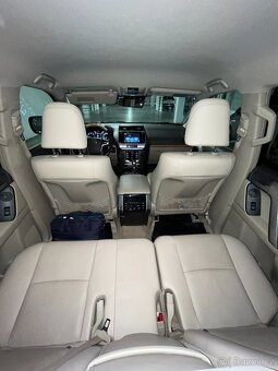 Toyota Landcruiser - 12