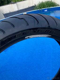 Starší Moto pneu Bridgestone Battlax. - 12