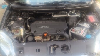 Prodám Honda Fr-v 2.2cdti 103 kW 6 mistne - 12