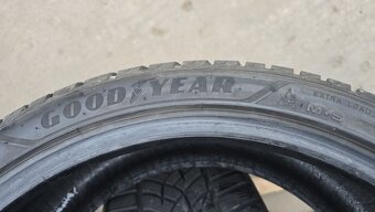 Zimní pneu 235/40/19 Good Year - 12