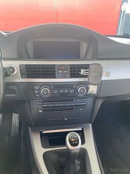 BMW E90 330xi • 2007 • 3.0i 200 kW • xDrive - 12