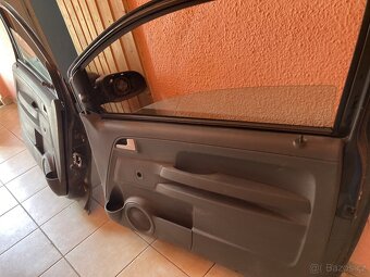 Dvere na  VW  FOX - 12