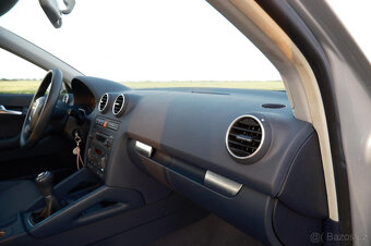 Audi A3 sportback 1,6MPI 75kw, serviska, výhřevy - 12