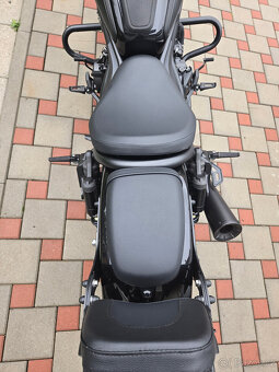 Prodám nově zajetou Hondu Rebel 1100, mraky doplňků - 12