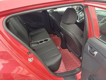 RARITKA Hyundai Veloster 1.6...71050km - 12