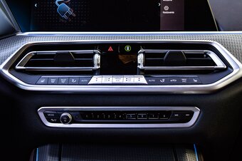 BMW X5 xDrive45e 290kW / TOP STAV / HarmanKardon / FULL LED - 12