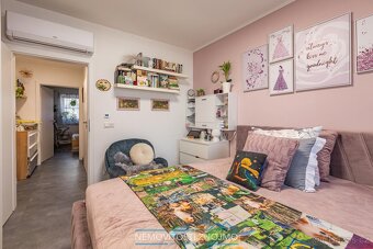 Prodej novostavby bytu 3+kk, se zahrádkou, klimatizací a par - 12