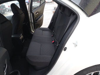 Toyota Corolla 1.8 Hybrid 90kW/Výhřev/1Maj - 12