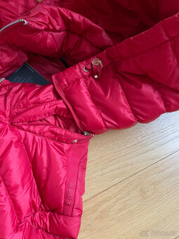 Sytě červená prošívaná lehká péřová funkční bunda Geox 38 - 12