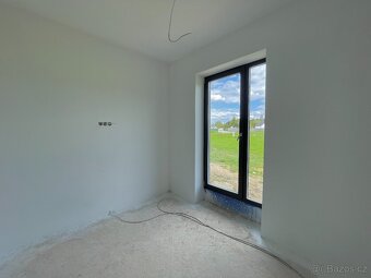 Prodej nízkoenergetického zděného rodinného domu 4+kk - 91m² - 12