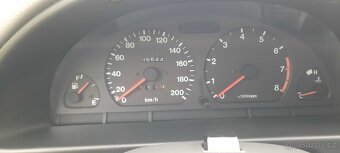 Suzuki Swift 1.0 - 12