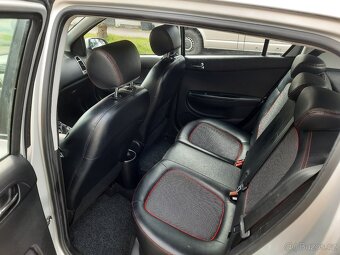 Hyundai i20 - 12