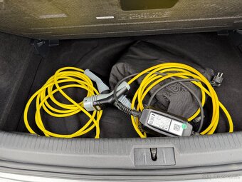 Volswagen e-Golf 100kW FCL/TČ/VIRTUAL/KESSY/DPH - 12