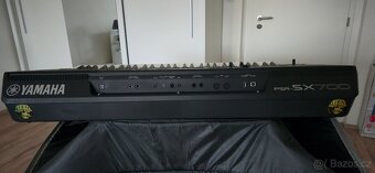 Yamaha psr sx700 - 12