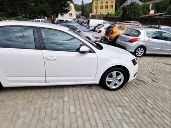 ŠKODA Octavia Limousien, 1.6 TDi, r.v. 2018, plnýs servis - 12