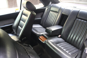 Mercedes-Benz 124 300 CE - 12