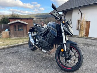 Honda Hornet 750 - 12