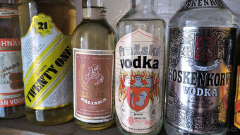 Alkohol - vodka, griotte - starý, archivní, retro alk. - 12