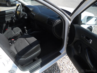Volkswagen Golf 1.9 TDi 66Kw - 12