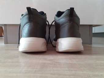 Prodám jun. kotníkové boty Jasper vel. 40,  stélka 25,5cm - 12