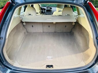 Volvo XC60 2.4D 5VÁLEC 4x4 120KW MANUÁL BEZ KOROZE - 12