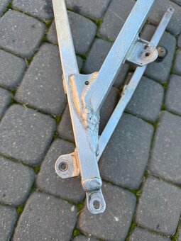 Zadní rám subframe zadní blatník Yamaha YZ 125 250 r 02-04 - 12