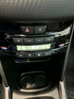 Peugeot 2008 - 12