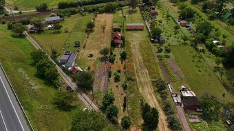 Chata s okrasnou i užitkovou zahradou Břeclav - 12