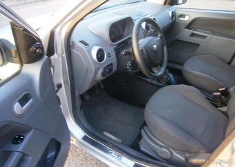 Ford Fusion 1.4i benzín manuál 59 kw - 12
