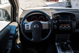 Nissan Pathfinder 2.5 dCi SE - 12