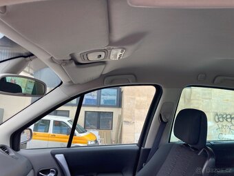 Renault Grand Scenic 2.0DCI 110 kW - 12