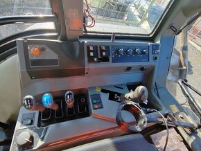 VALTRA 6850 lesní kolový traktor - 12