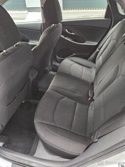 Hyundai i30 kombi 1.6crdi 85kw r.v 3/2021kamera 2x klič -ČR - 12