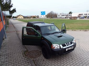 Nissan Navara 2.5 TD Double-Cab 4x4 tažné 3t - 12