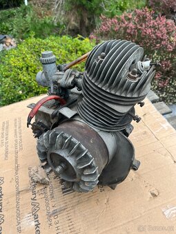 Prodám motor Manet 125 skůtr Tatran funkční - 12