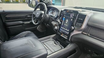 Dodge Ram 1500 Limited Black Head-up pneumatika - 12