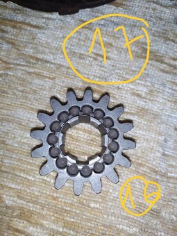 Staré náhradní díly - 12