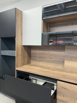 Prodám NOVOU černou kuchyň Plzeň DTD Egger U899 - 12