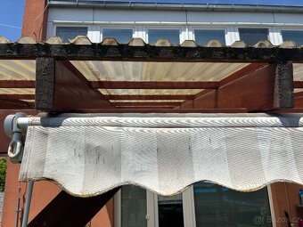 Dveřená pergola-ca.3,7 x 4,1 m, markýza, osvětlení, plachta - 12