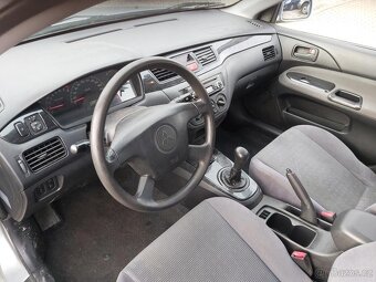 Mitsubishi Lancer Wagon 1.6i - 12