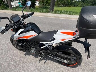 KTM 390 Duke - 12