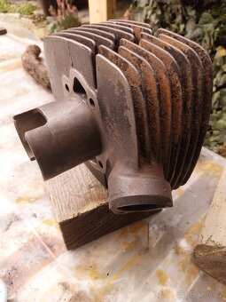 Válec  ČZ 175/477 - 12