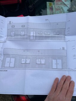 Hledám zedníky - 12